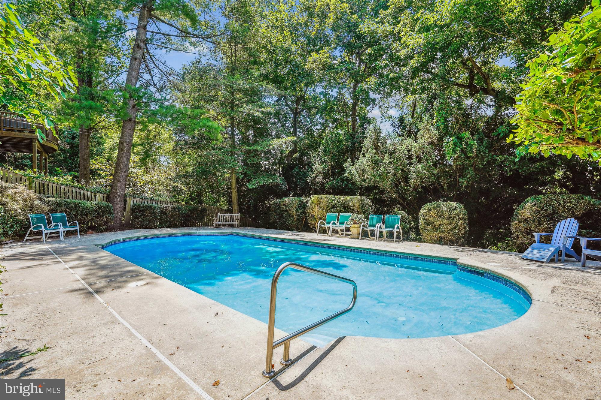 6424 Ridge Dr