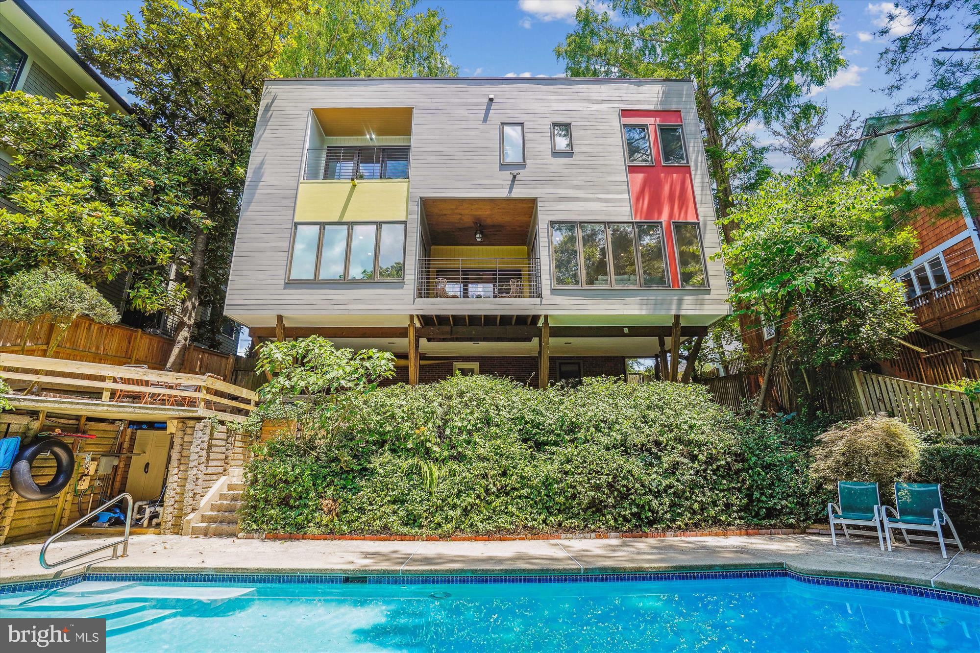 6424 Ridge Dr