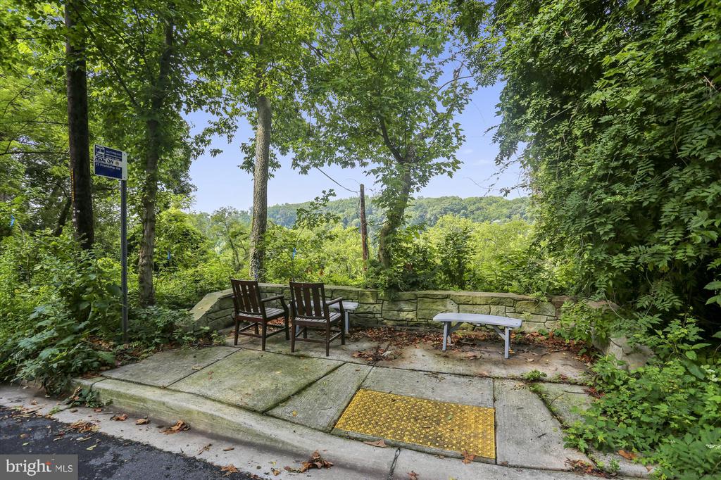 6424 Ridge Dr
