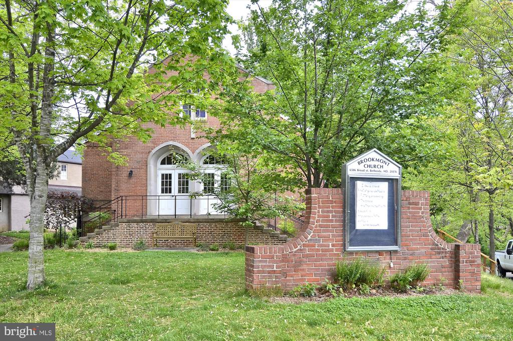 6424 Ridge Dr