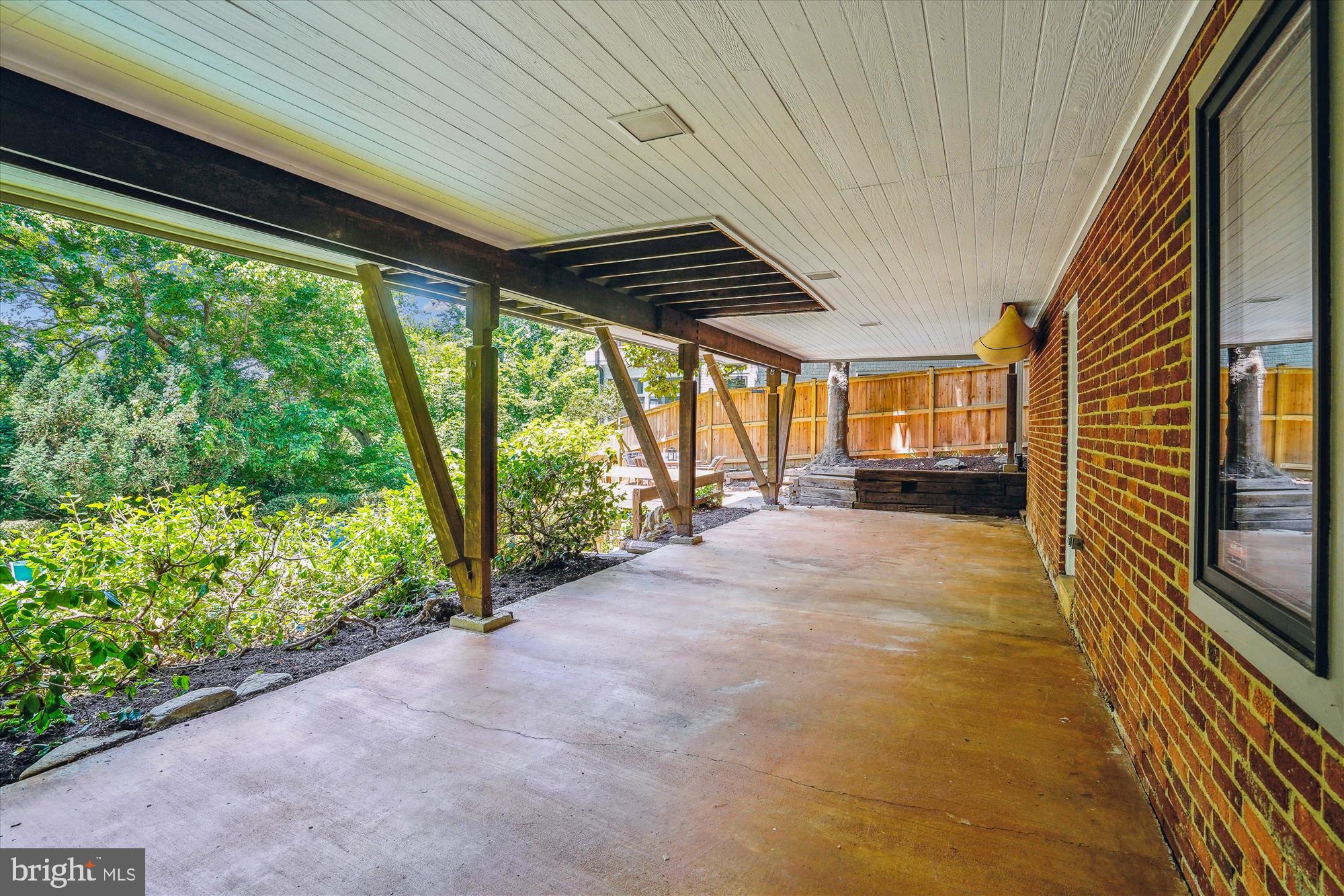 6424 Ridge Dr