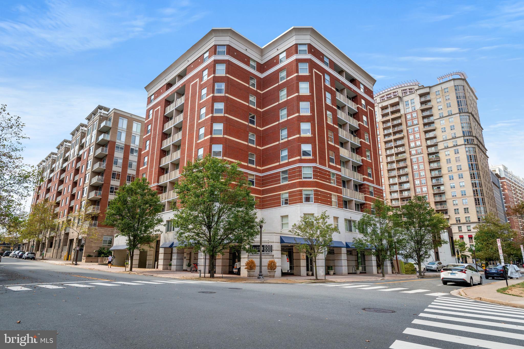 880 N Pollard St #322