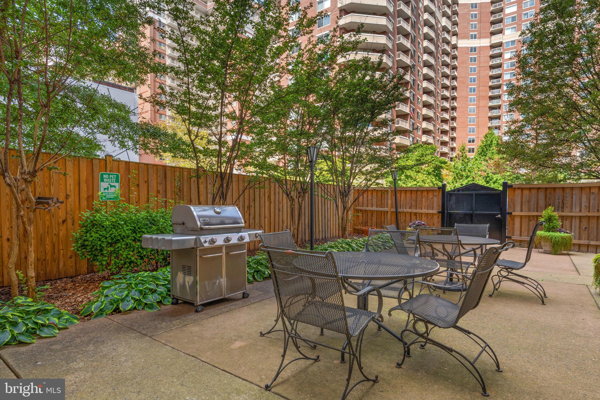 880 N Pollard St #322