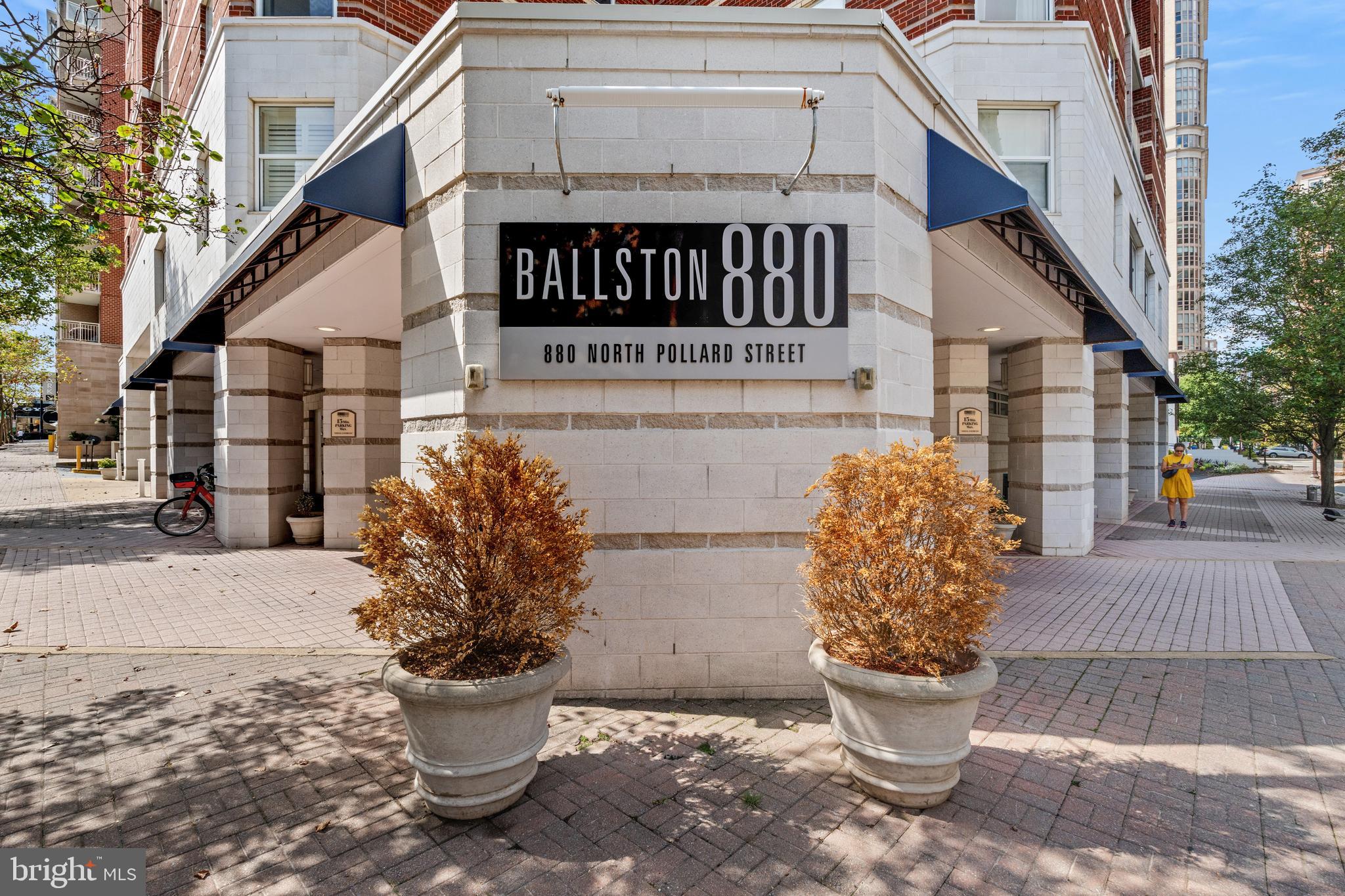880 N Pollard St #322