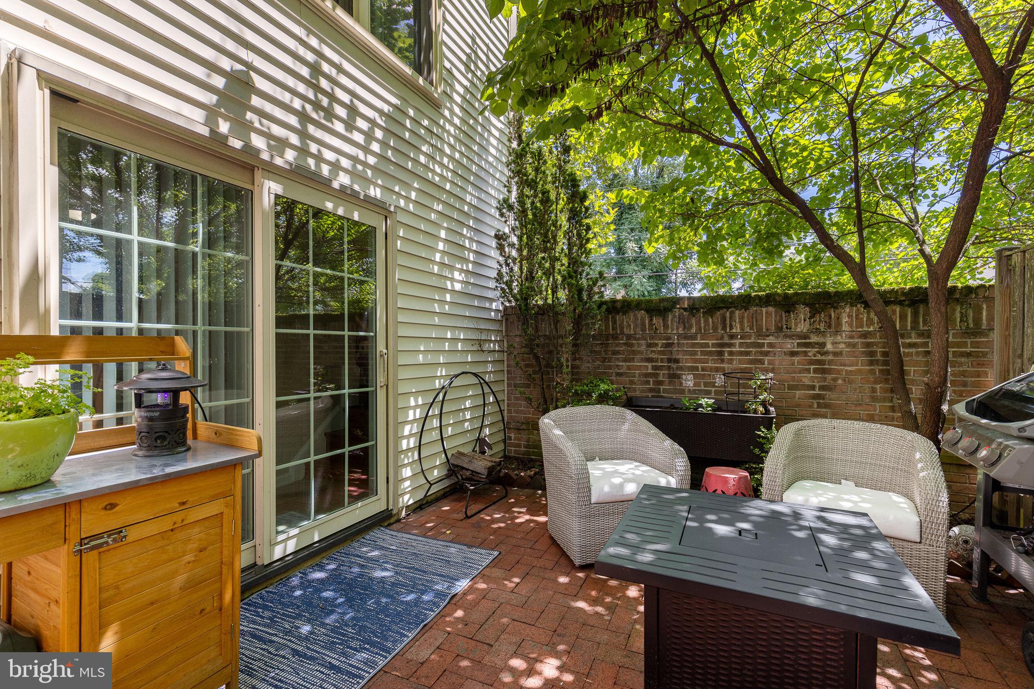 1932 N Daniel St
