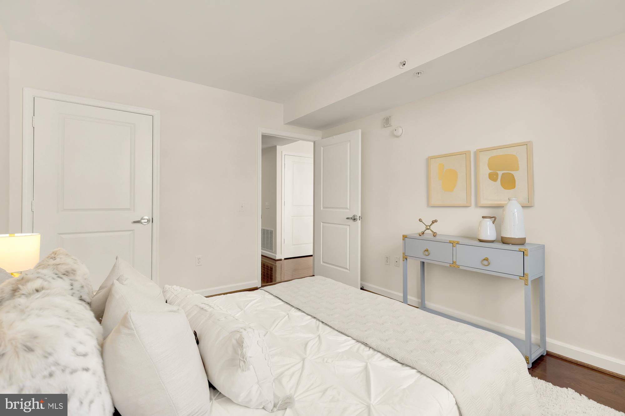 880 N Pollard St #623