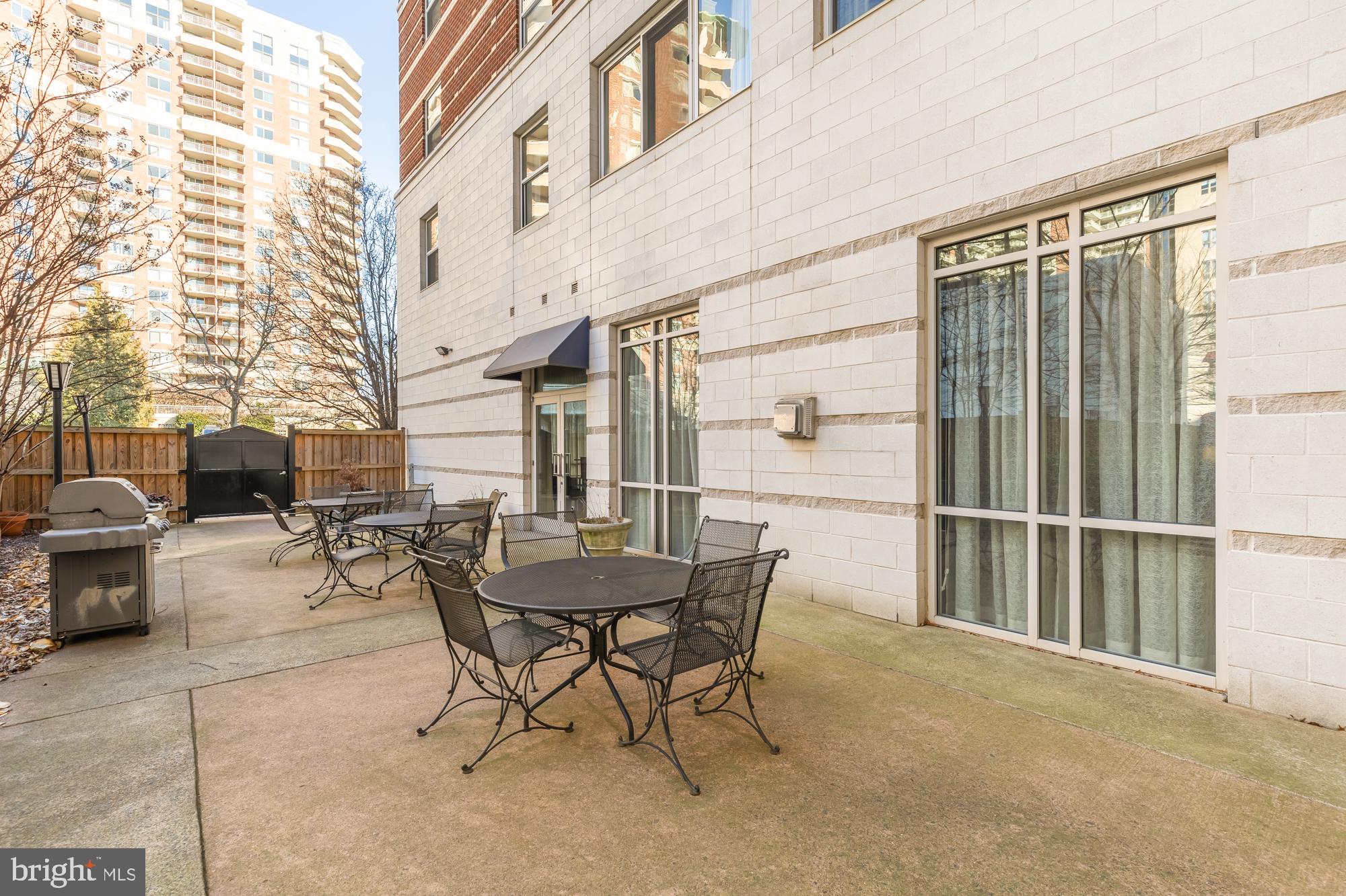 880 N Pollard St #623