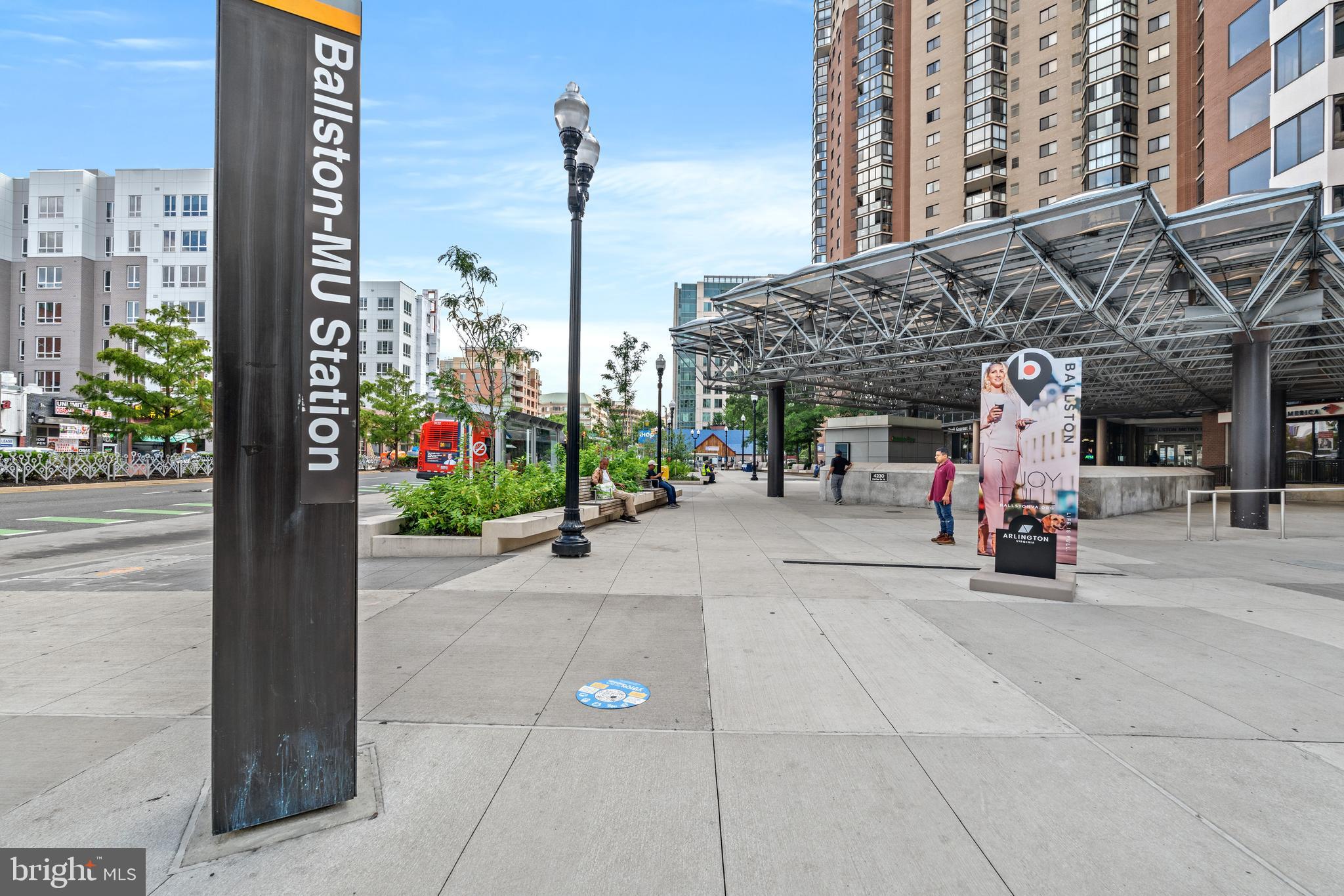 880 N Pollard St #623