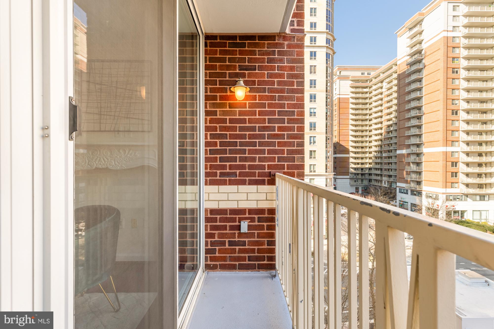 880 N Pollard St #623