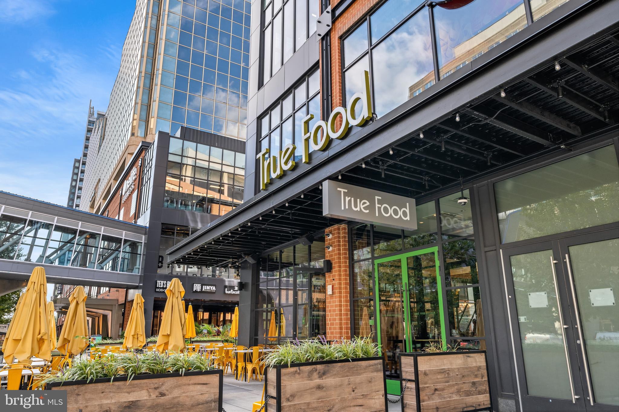 880 N Pollard St #623