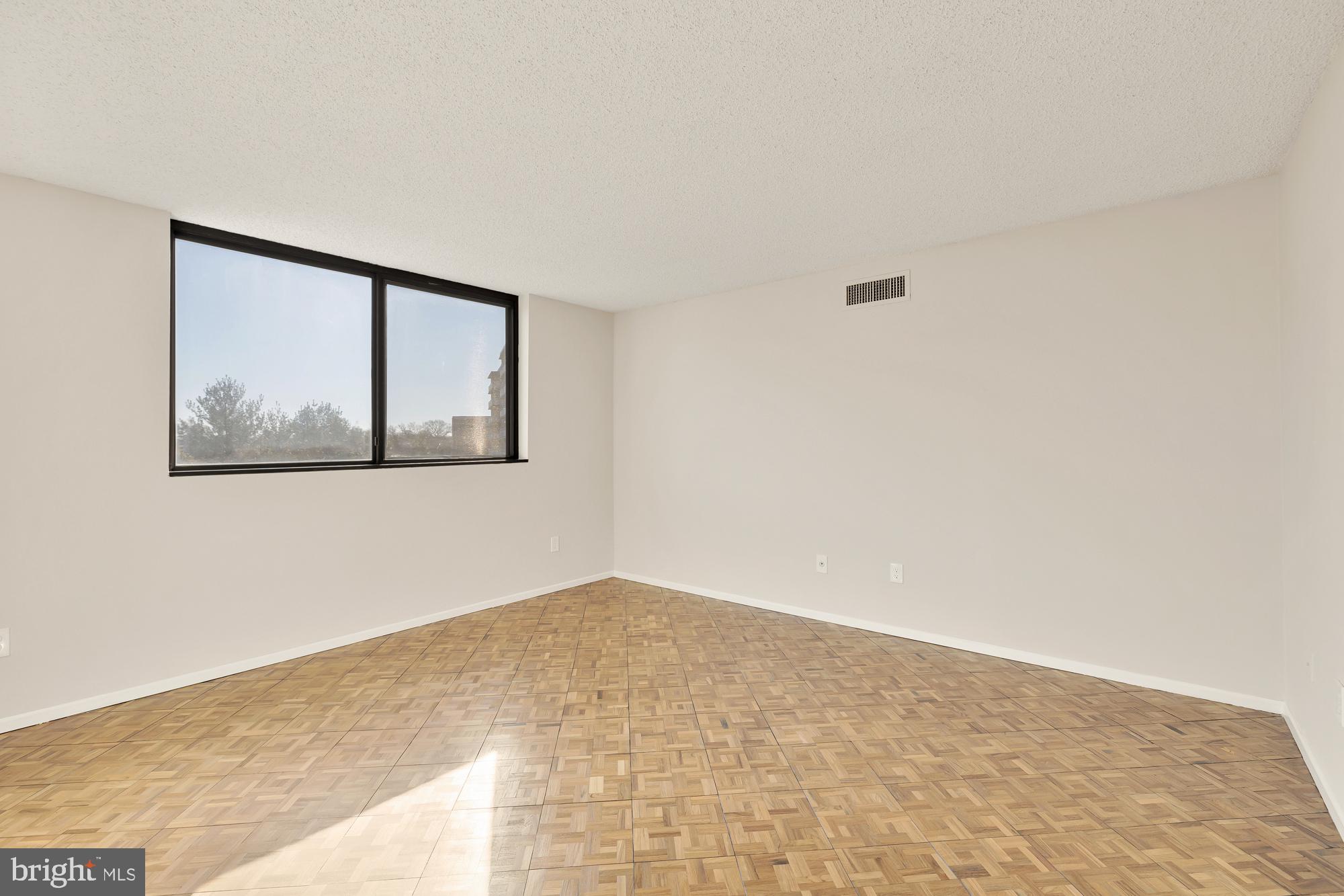 1101 S Arlington Ridge Rd #302