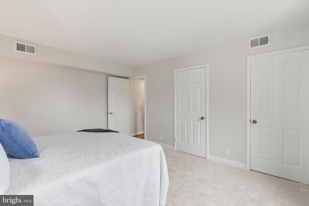 3010 S COLUMBUS STREET Unit: B2