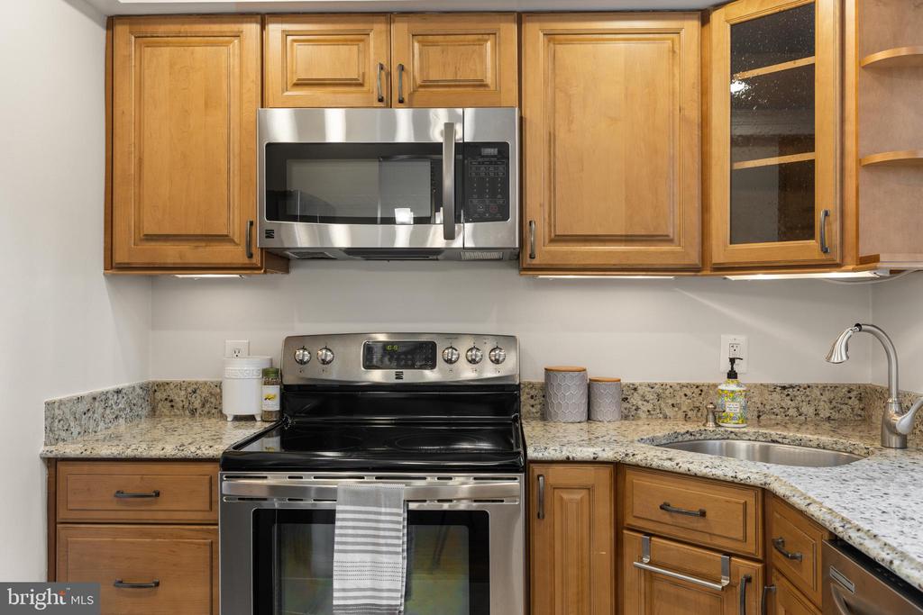 3010 S COLUMBUS STREET Unit: B2