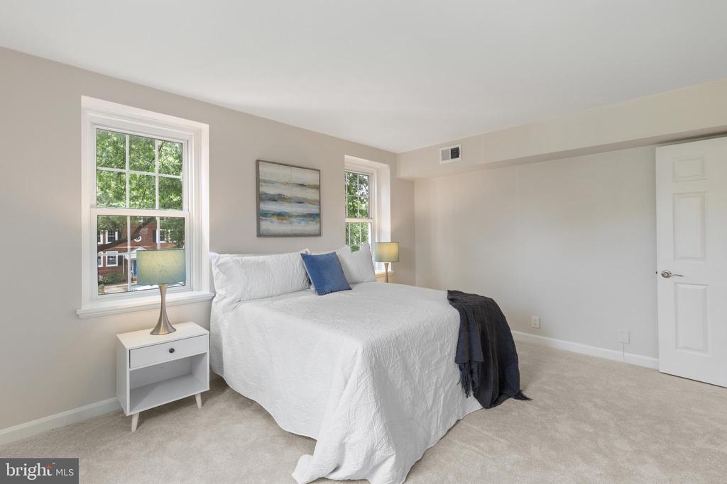 3010 S COLUMBUS STREET Unit: B2