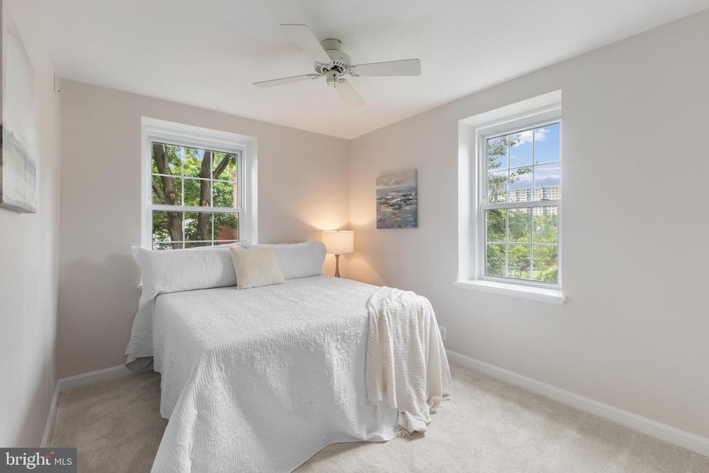 3010 S COLUMBUS STREET Unit: B2