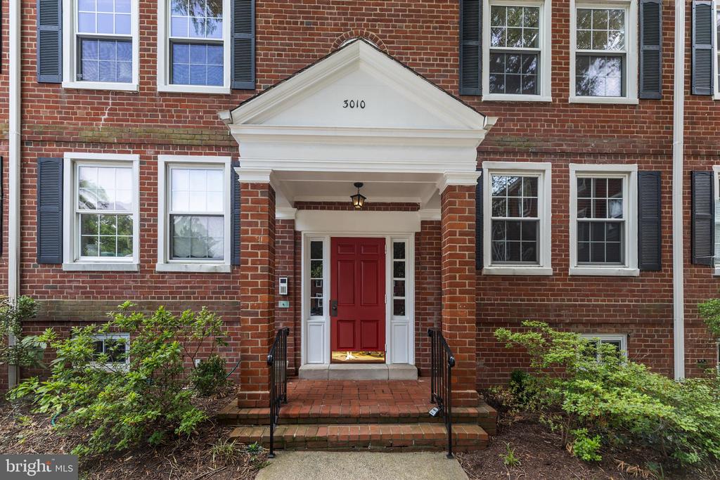 3010 S COLUMBUS STREET Unit: B2