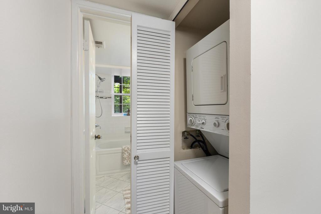 3010 S COLUMBUS STREET Unit: B2
