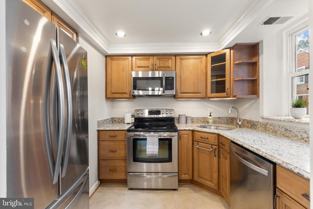 3010 S COLUMBUS STREET Unit: B2