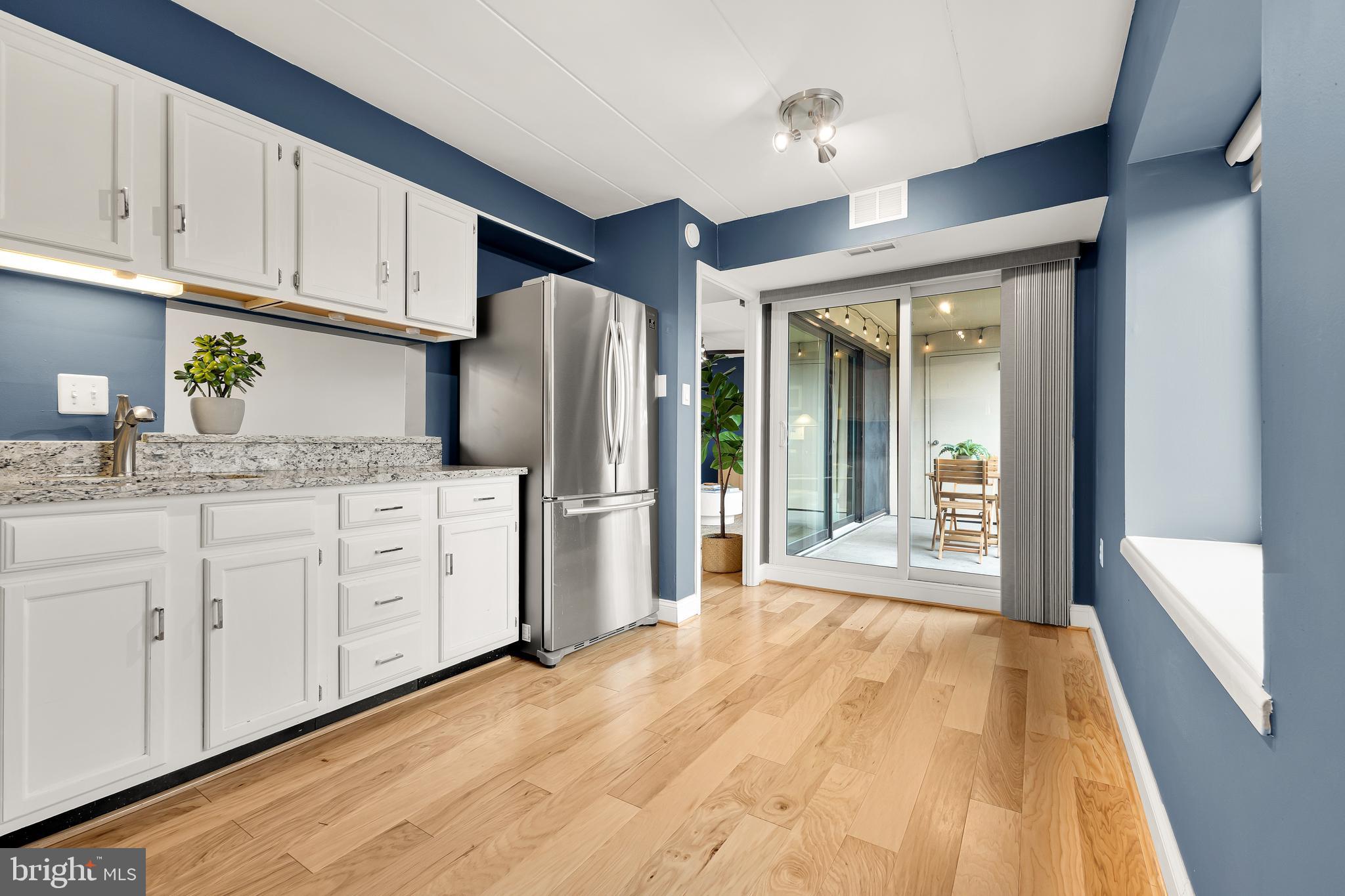 110 Roberts Ln #301