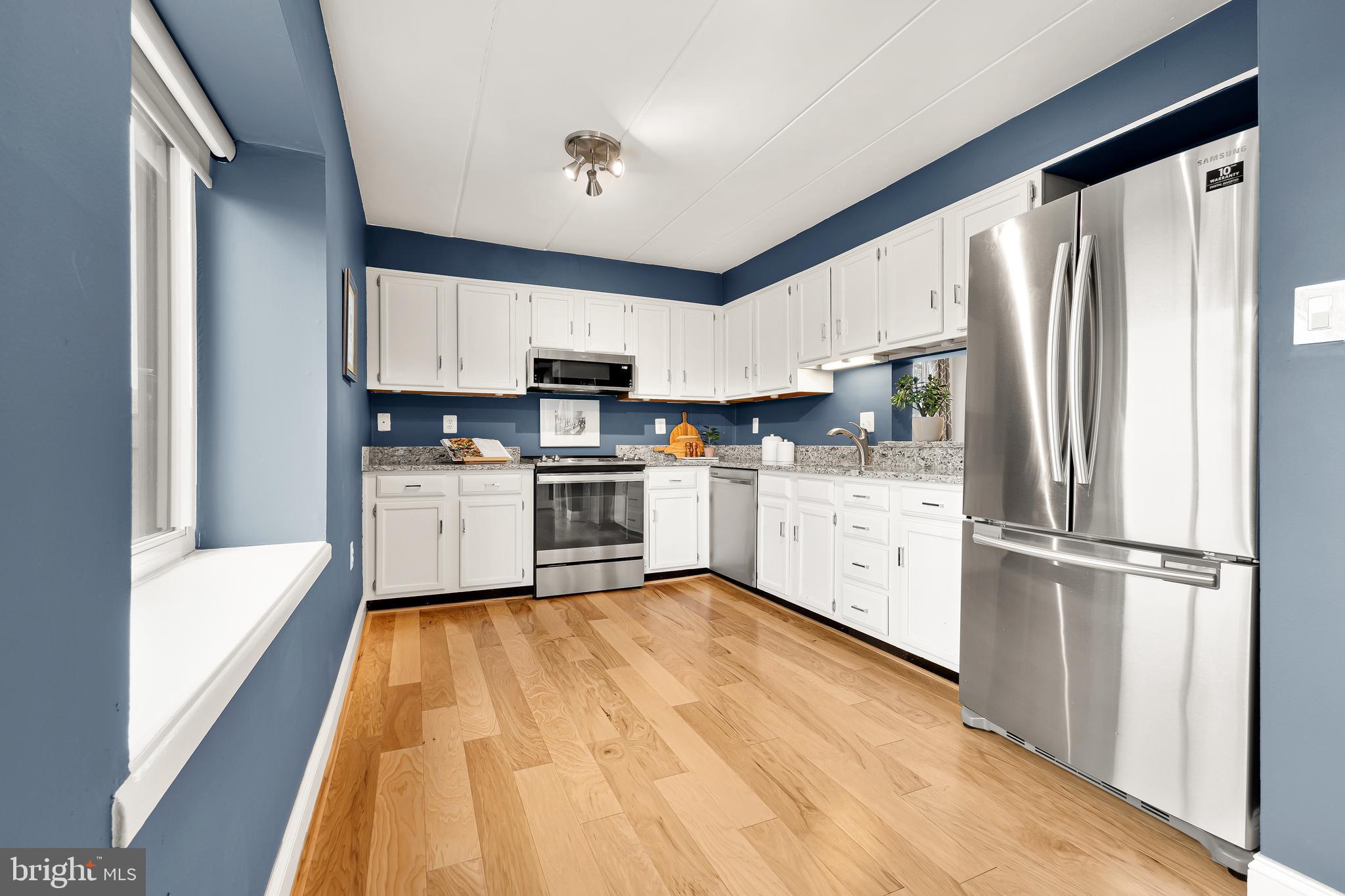 110 Roberts Ln #301
