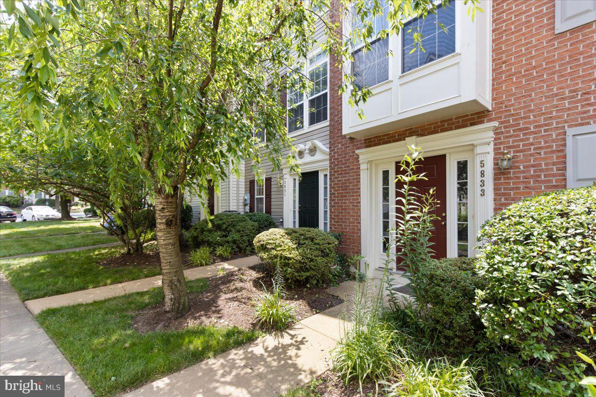 5831 PEARSON LN