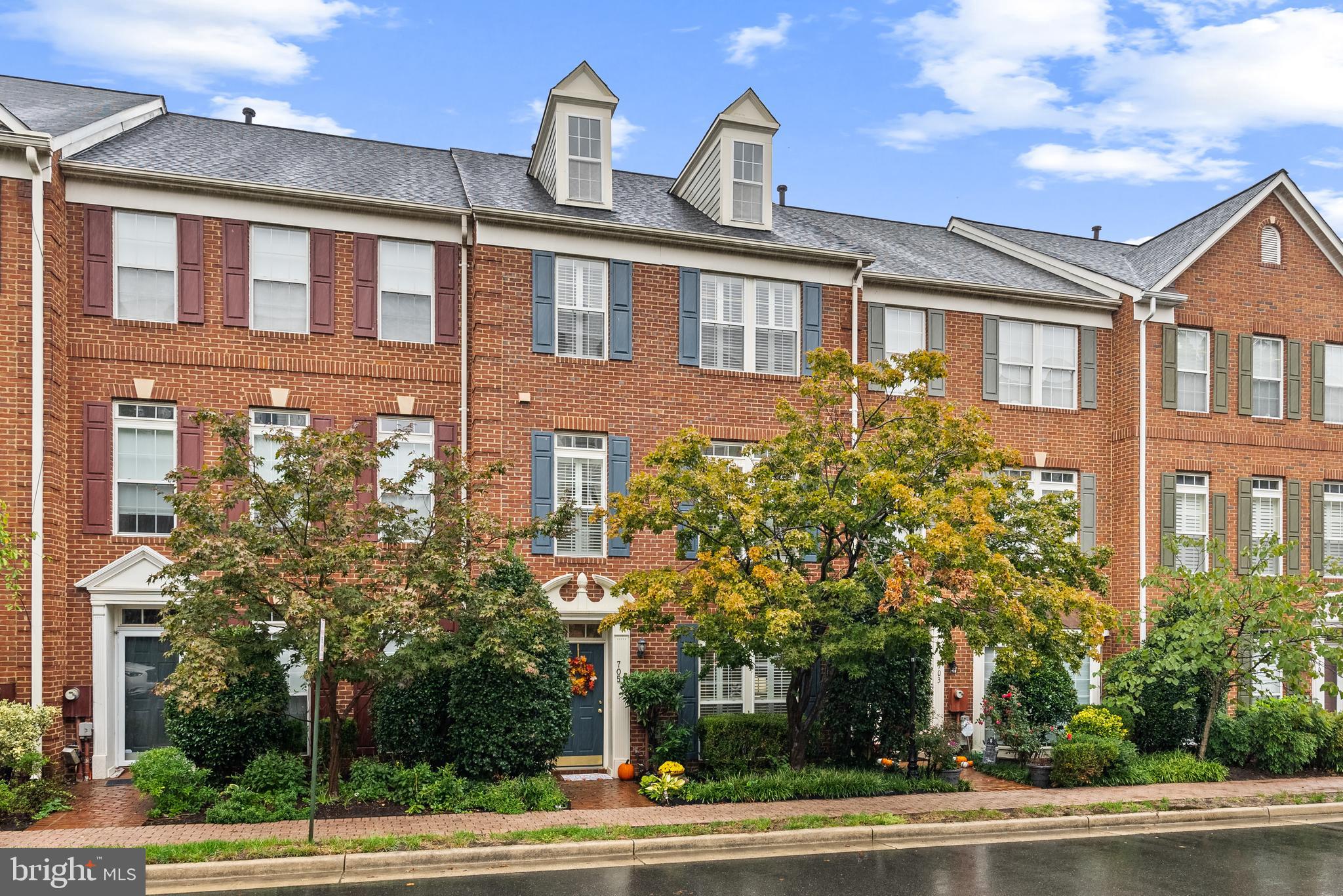 705 Norfolk Ln