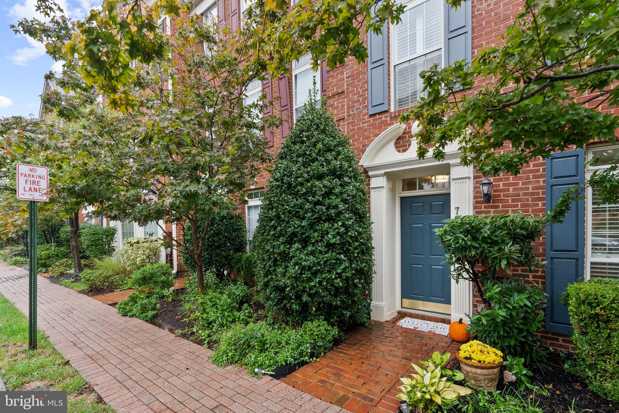 705 Norfolk Ln