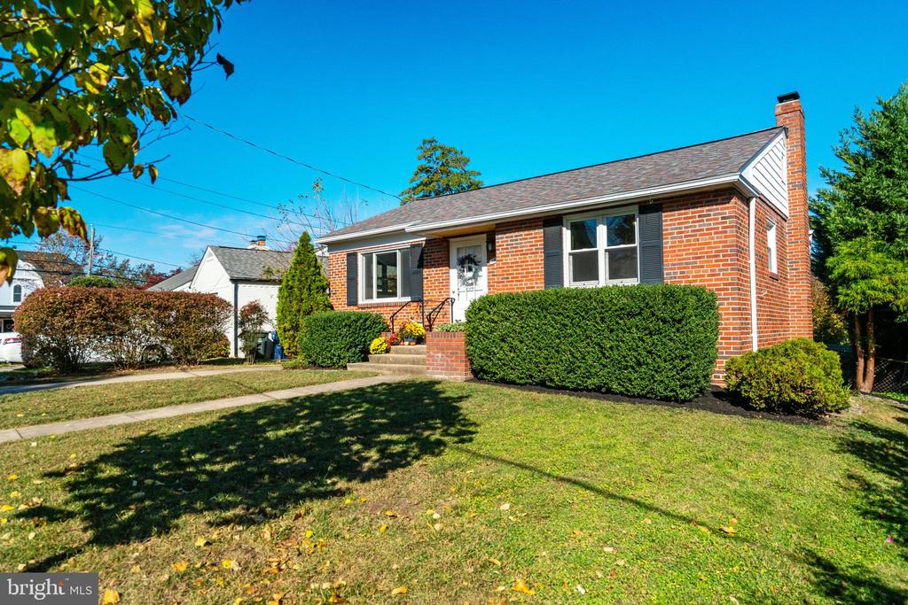 1313 Hillside Ter