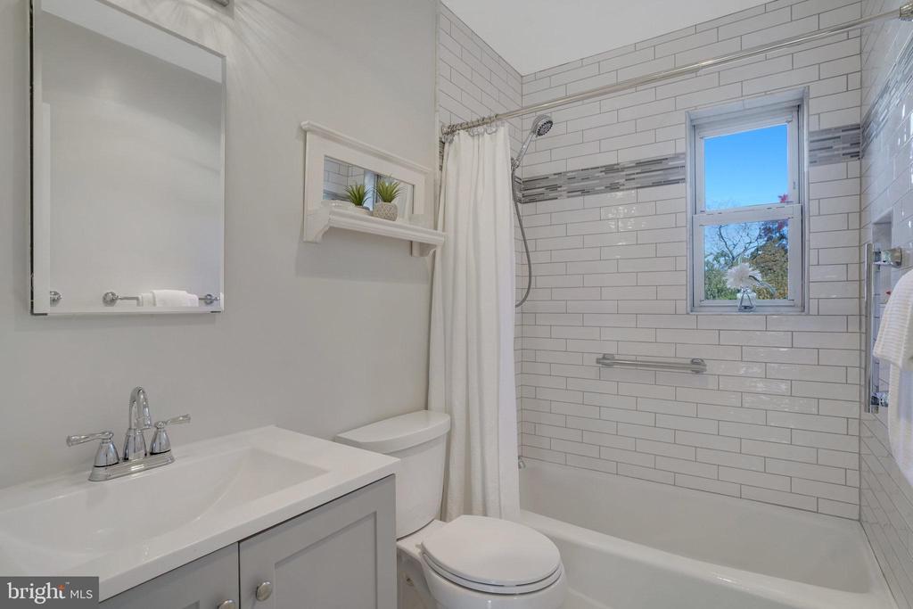 1313 Hillside Ter