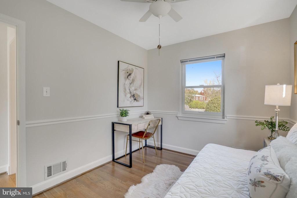 1313 Hillside Ter