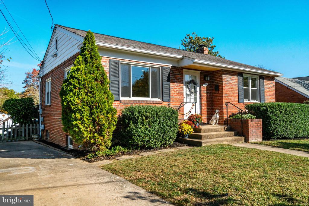 1313 Hillside Ter