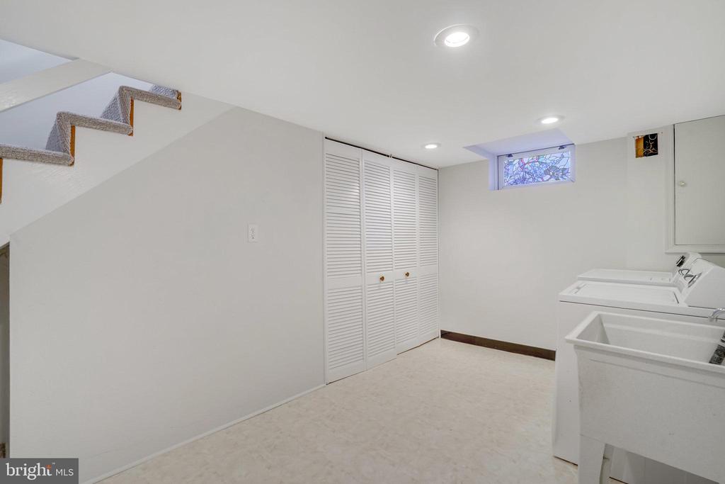 1313 Hillside Ter