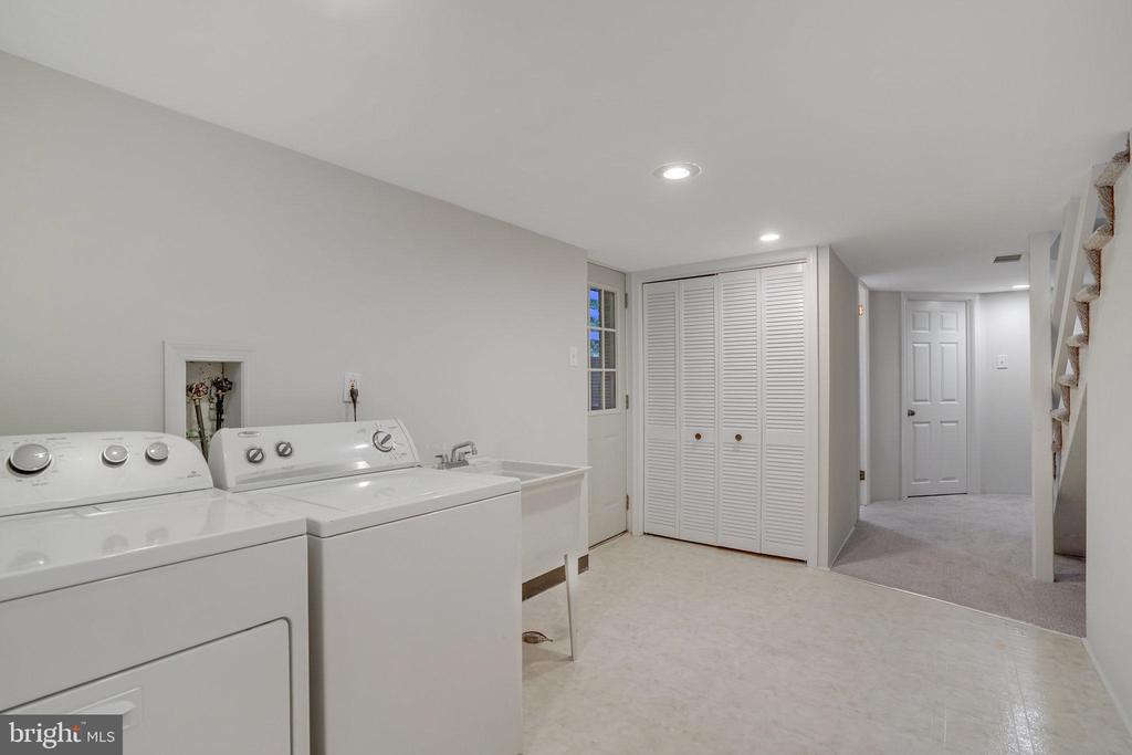 1313 Hillside Ter