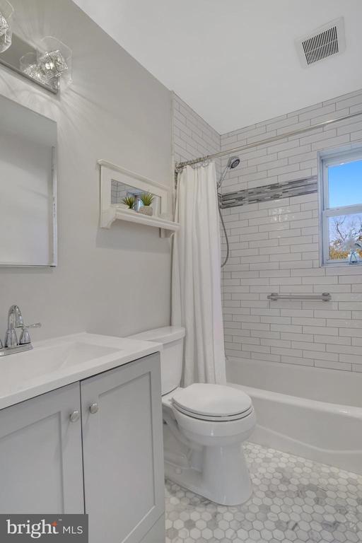 1313 Hillside Ter