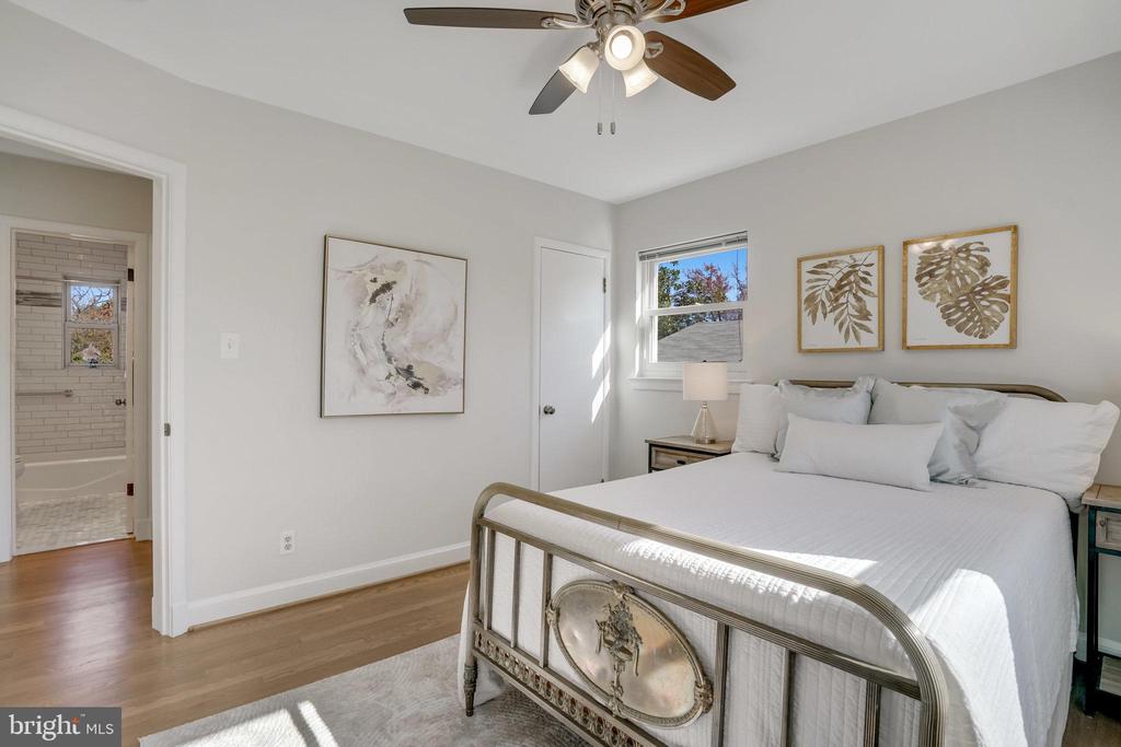 1313 Hillside Ter