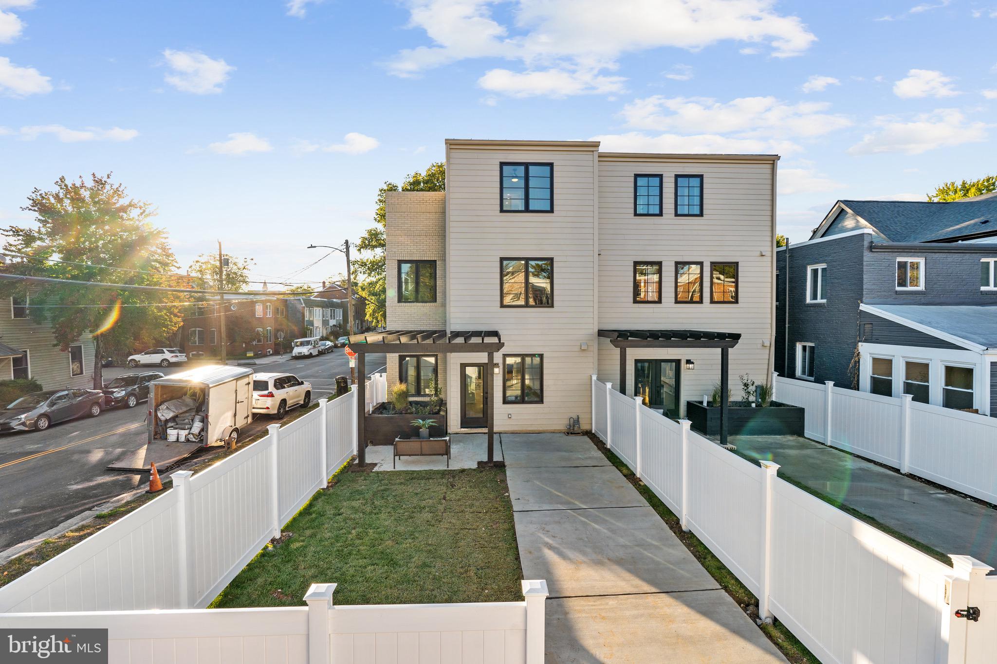 601 N Alfred St