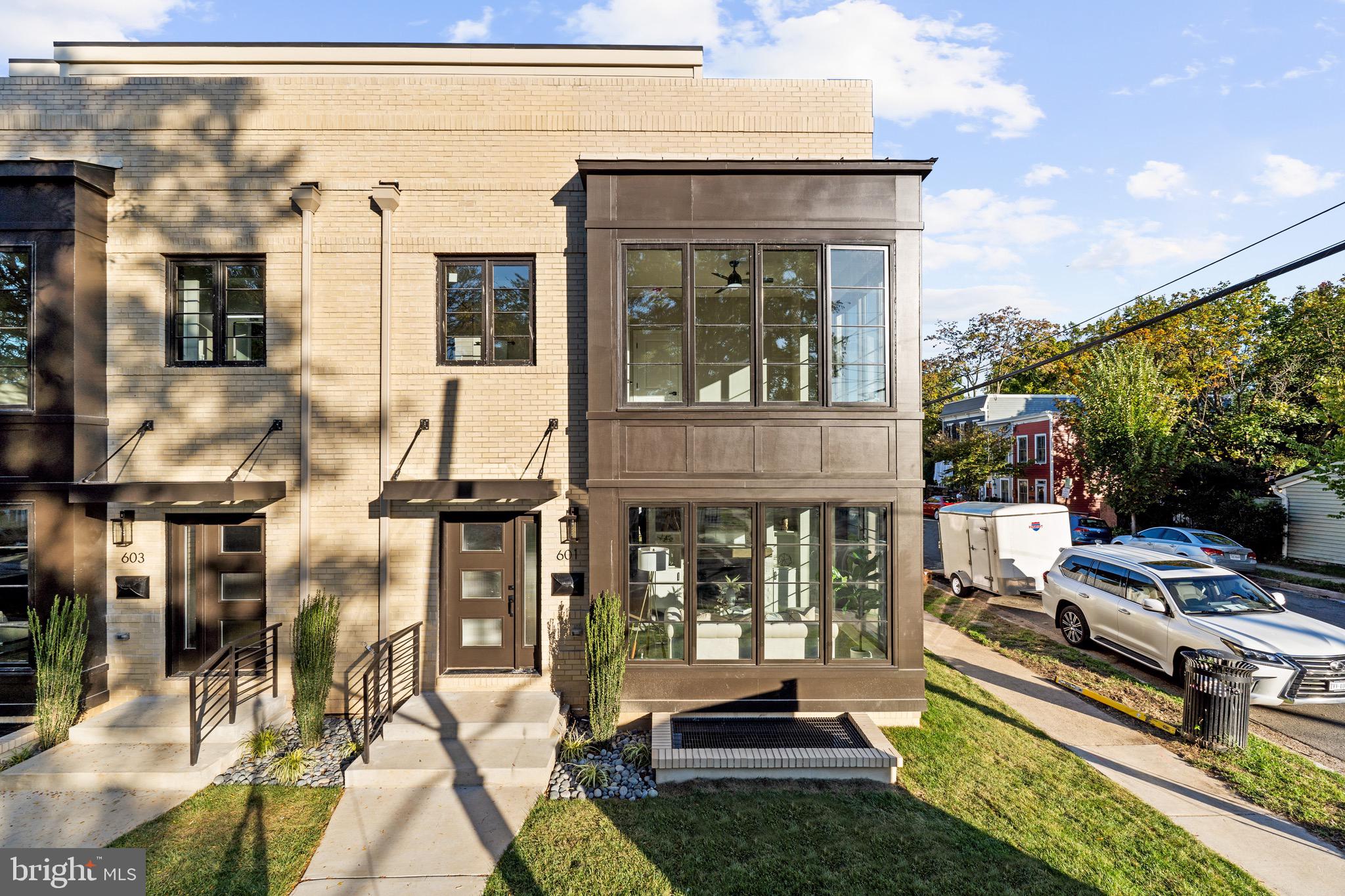 601 N Alfred St