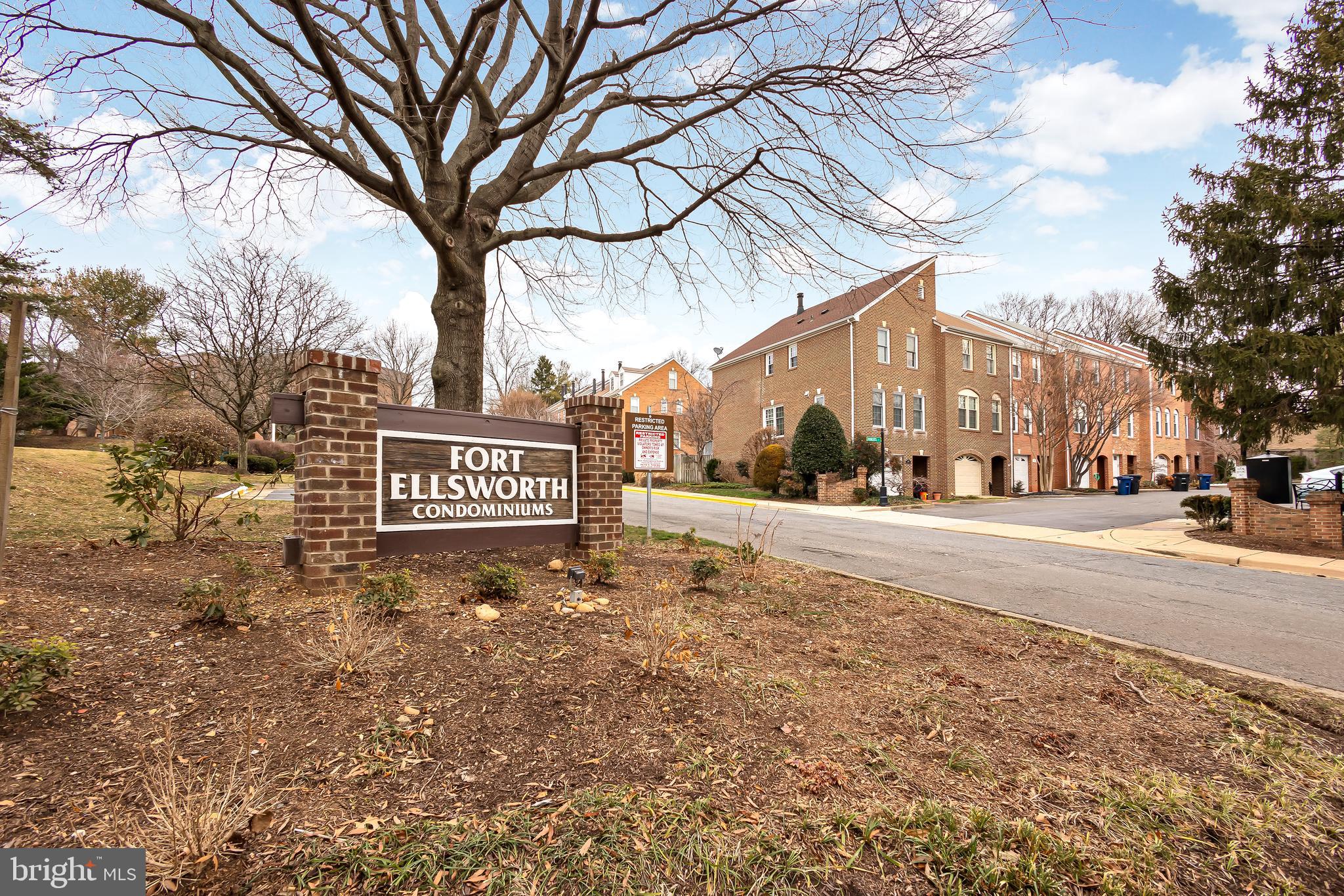 128 Roberts Ln #201
