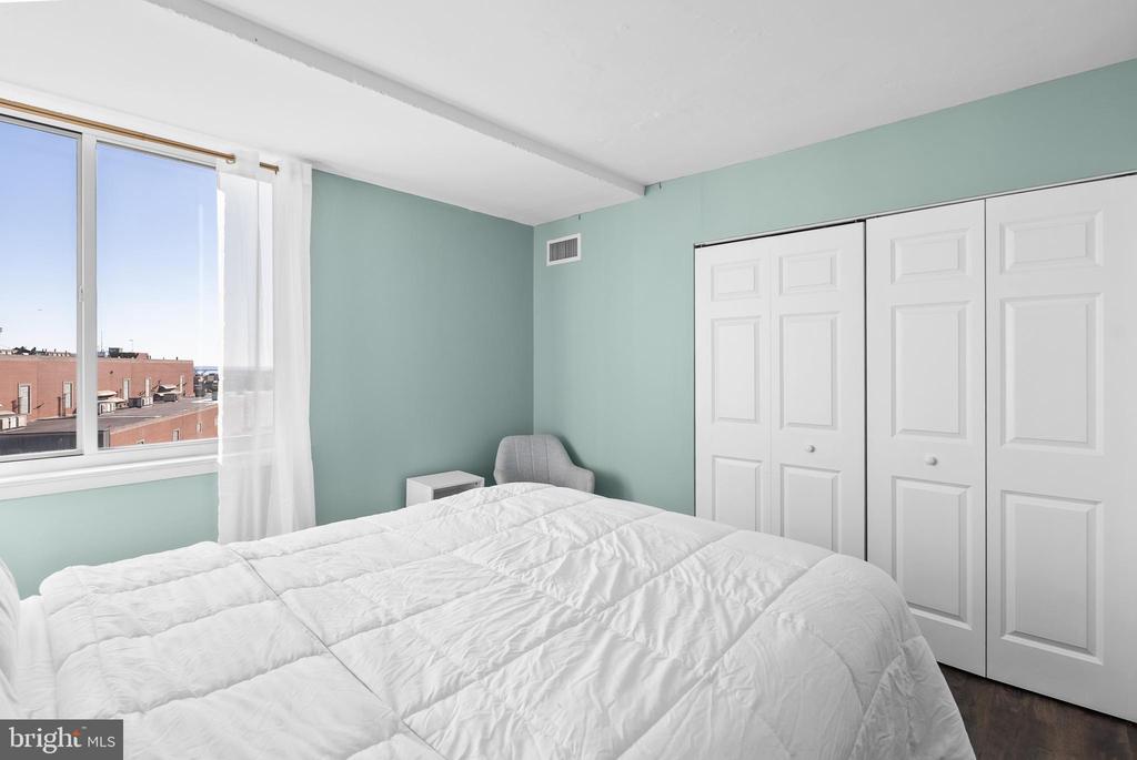 501 Slaters Ln #1210