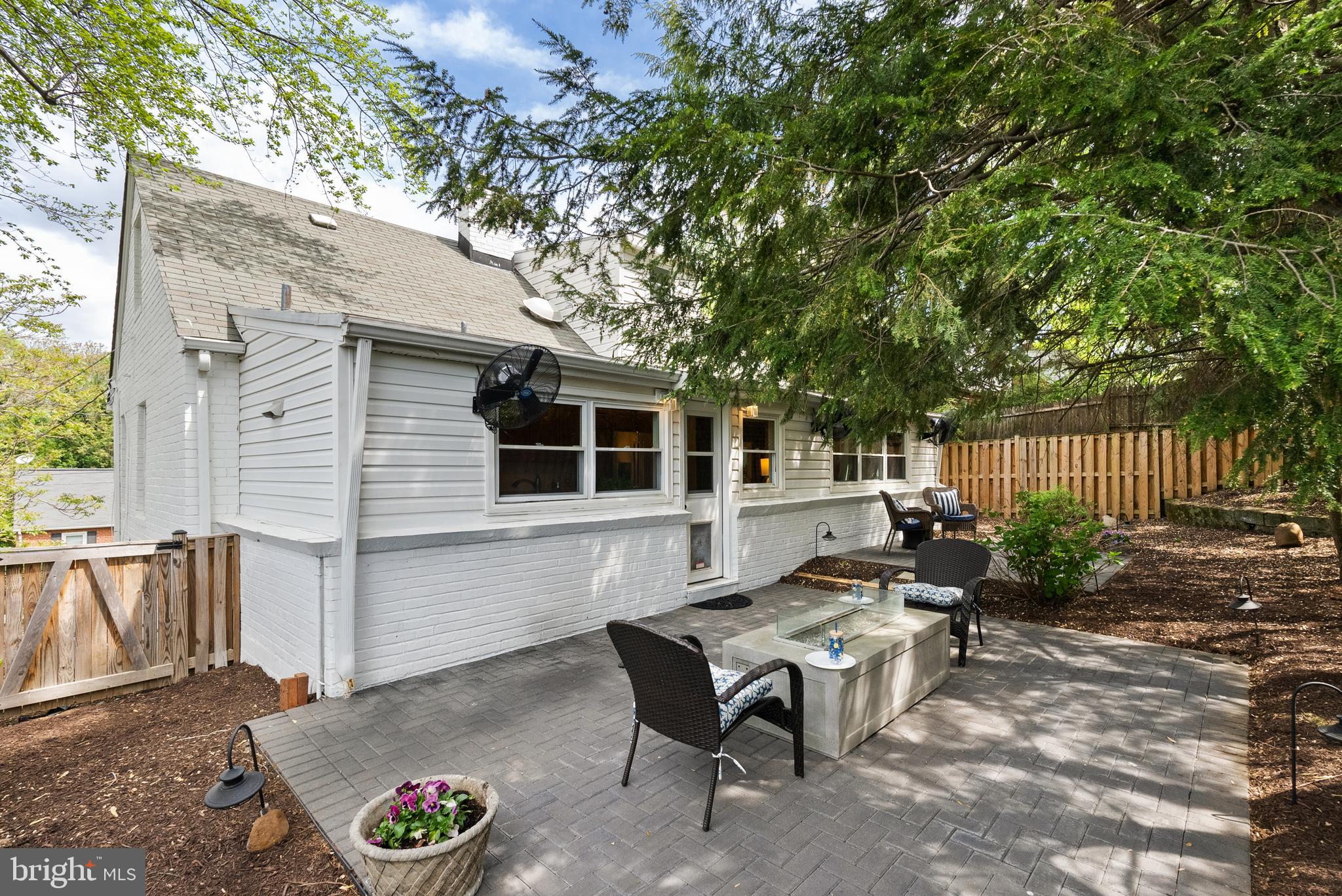 716 Upland Pl