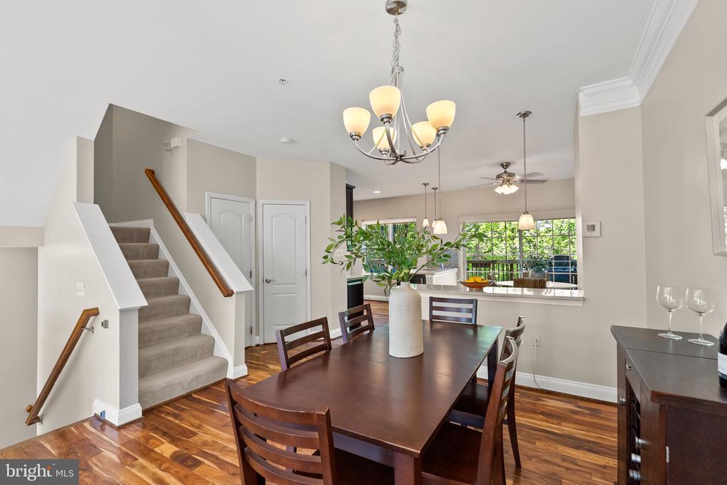 113 Lake Cook Dr