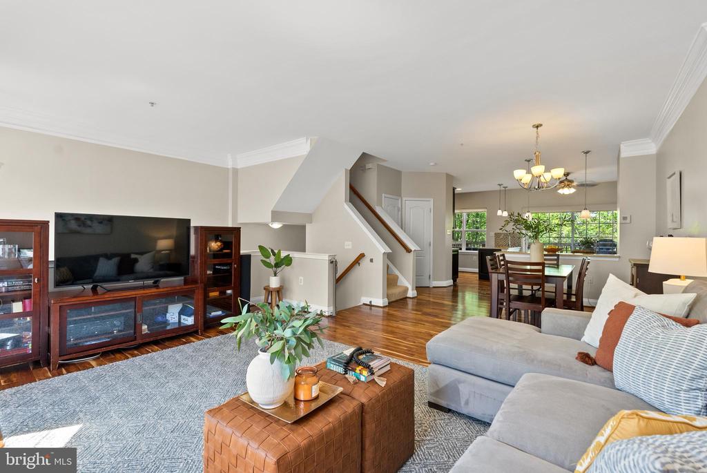 113 Lake Cook Dr