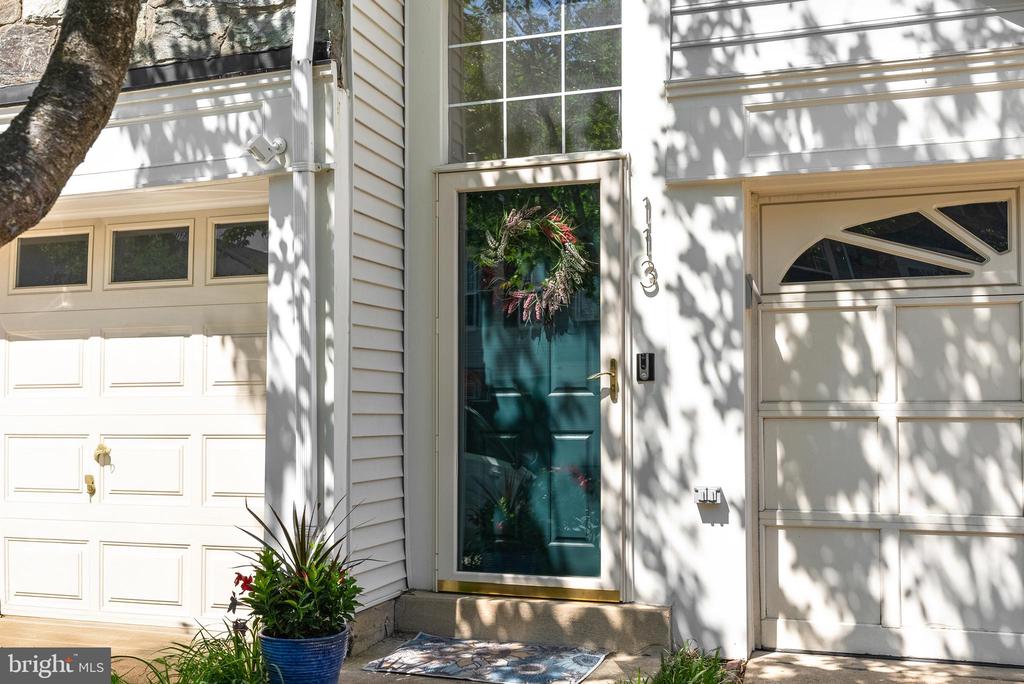 113 Lake Cook Dr