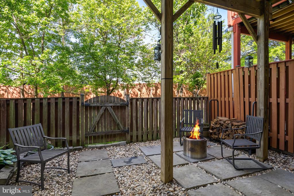 113 Lake Cook Dr