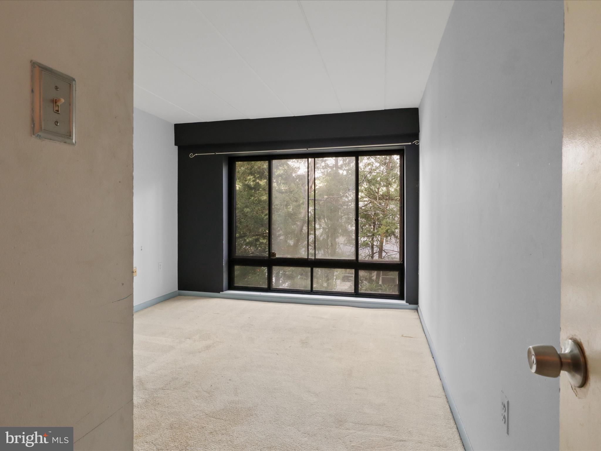 130 ROBERTS LANE 201