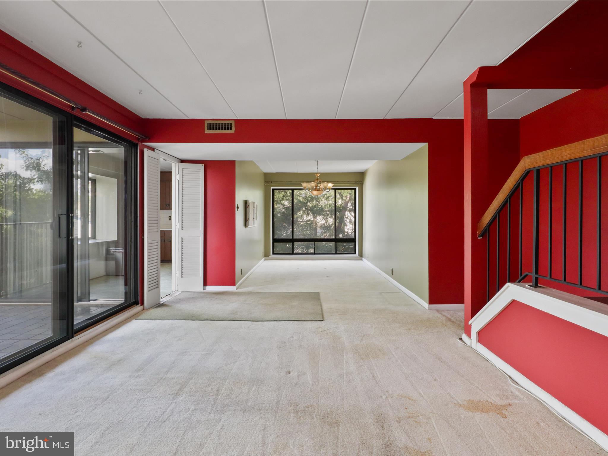 130 ROBERTS LANE 201