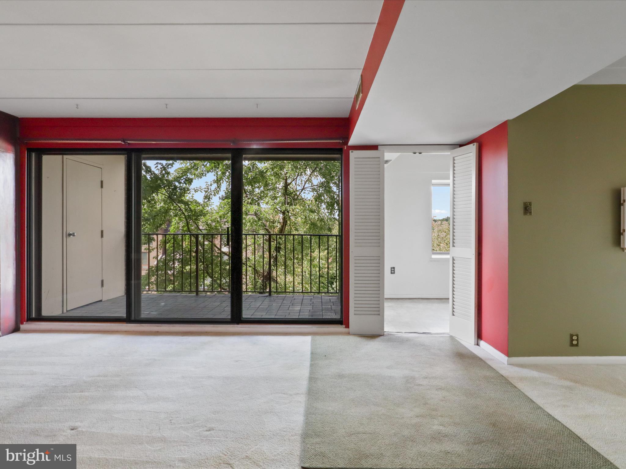 130 ROBERTS LANE 201