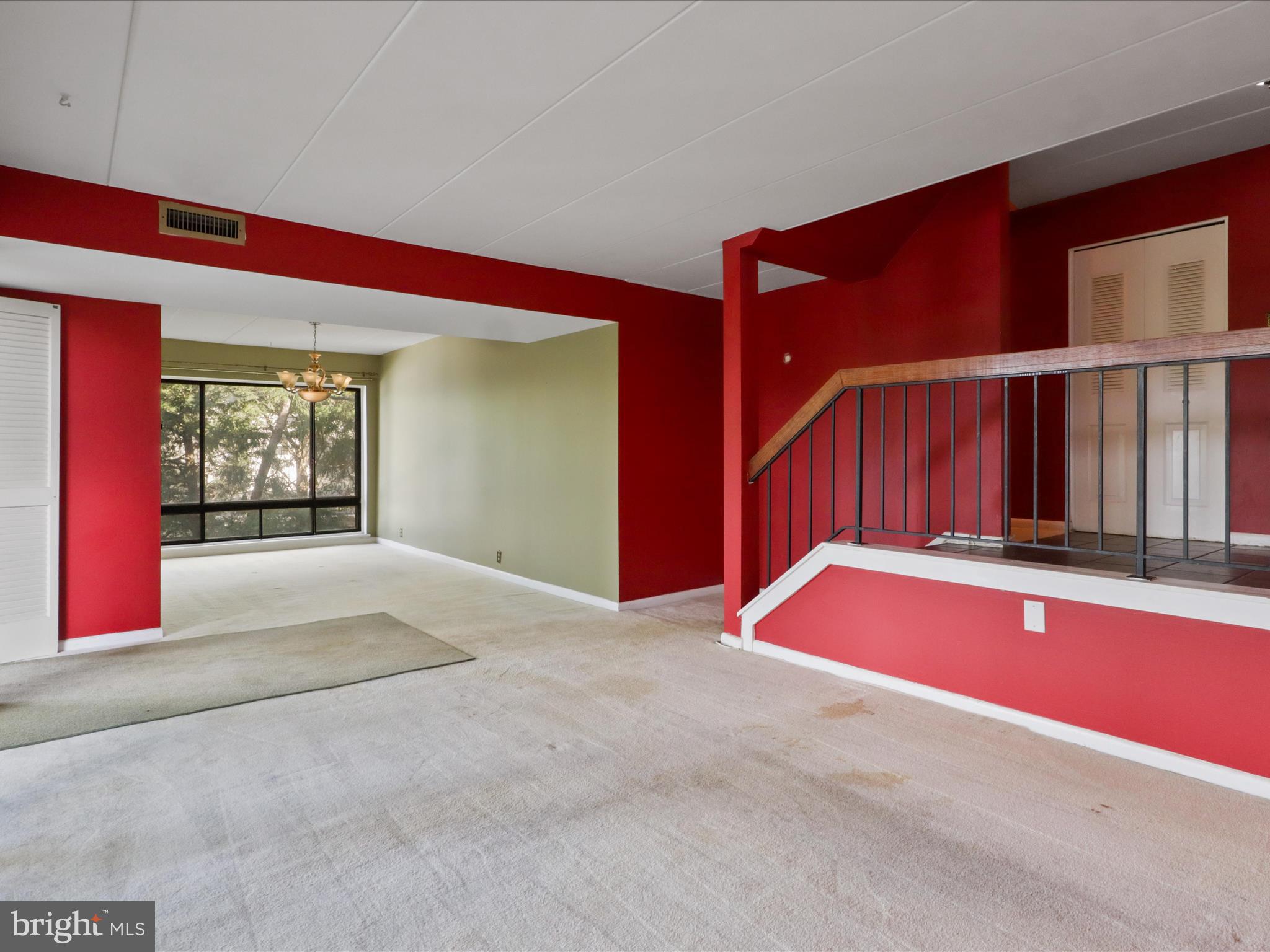 130 ROBERTS LANE 201