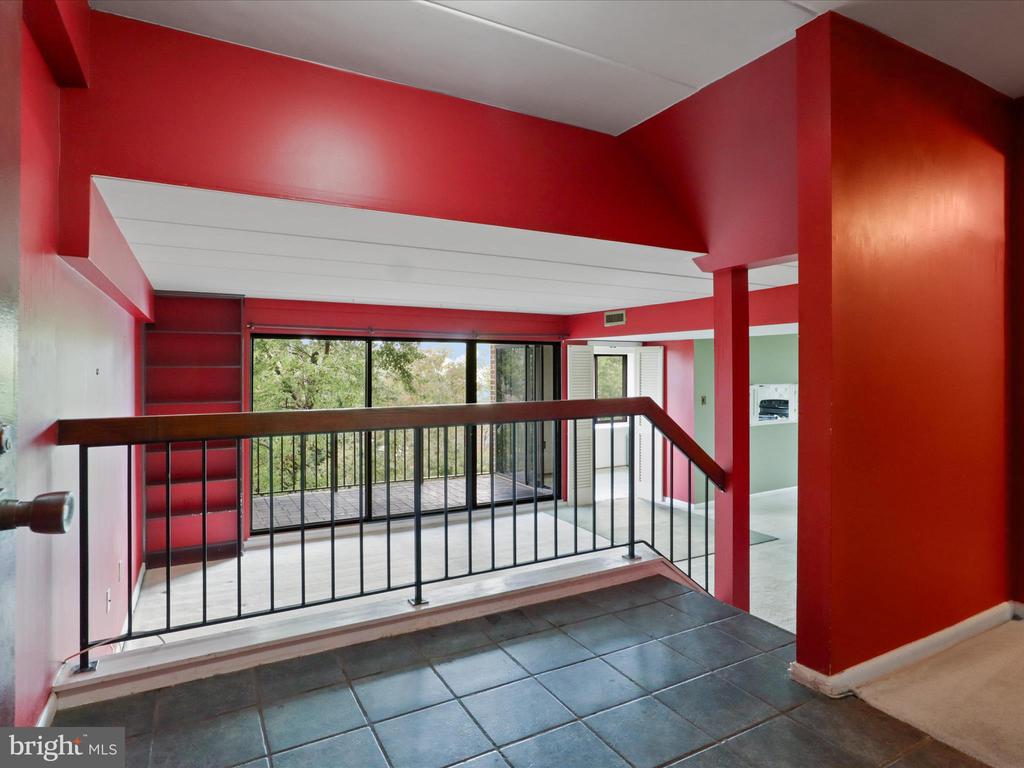 130 ROBERTS LANE 201