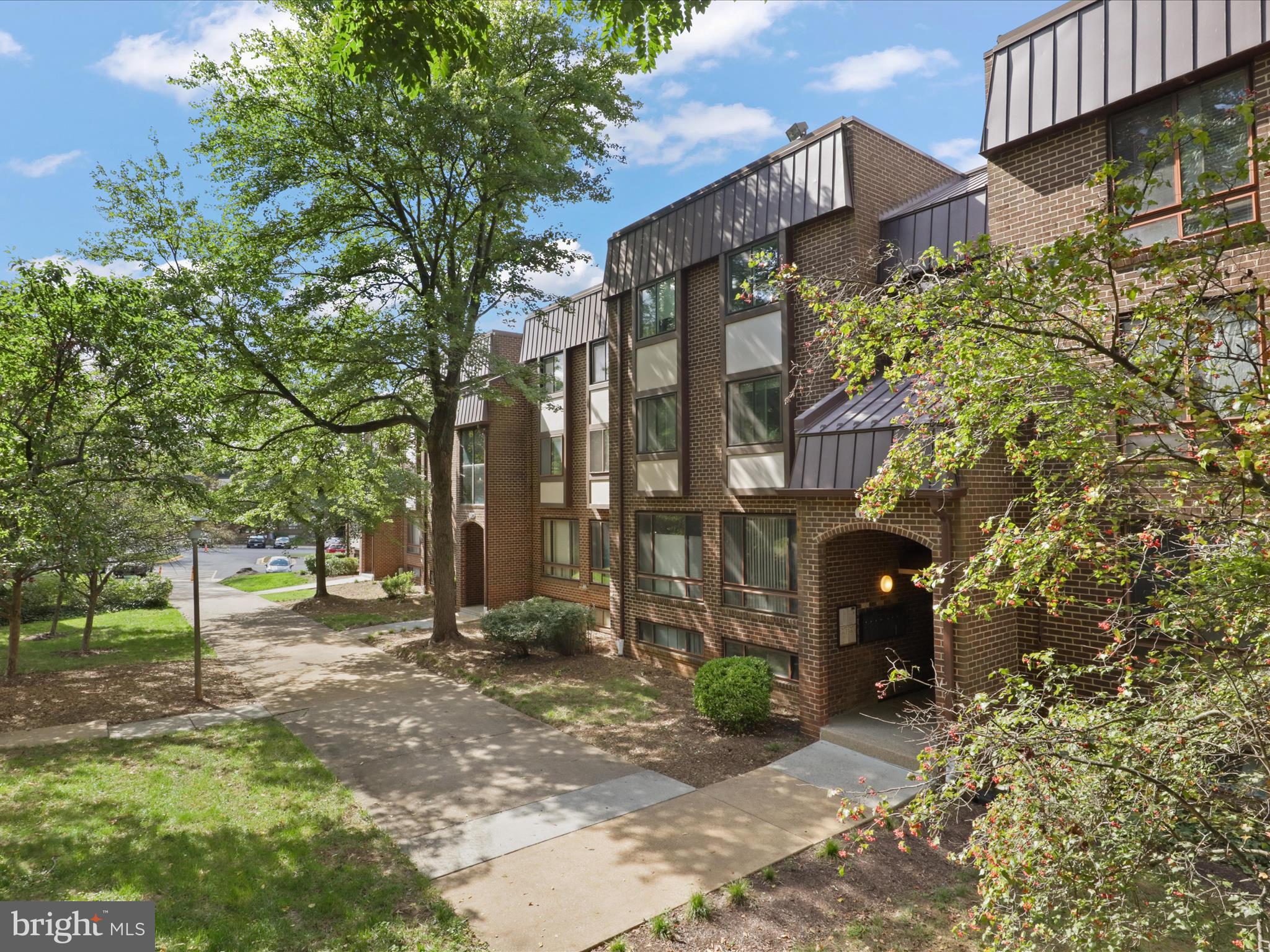 130 ROBERTS LANE 201